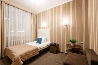 Гостиница Дружба Благовещенск 2-комнатный номер стандарт с 2 односпальными кроватями-4