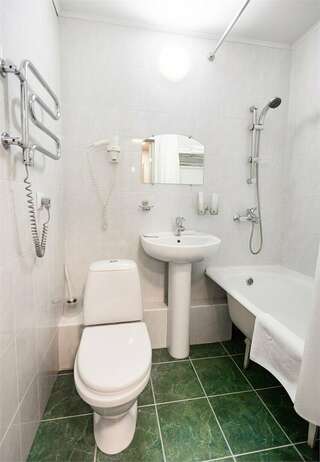 Гостиница Дружба Благовещенск Трехместный люкс-9